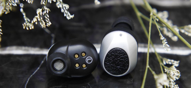 停止這種用耳機(jī)的行為，聽說很難緩解！或許你正在做